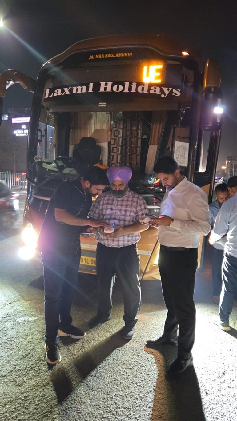 ਆਰ.ਟੀ.ਓ. ਮੋਹਾਲੀ ਵਲੋਂ ਟ੍ਰੈਫ਼ਿਕ ਤੇ ਟਰਾਂਸਪੋਰਟ ਨਿਯਮਾਂ ਦੀ ਉਲੰਘਣਾ ਕਰਨ ਵਾਲਿਆਂ ਤੇ ਕਾਰਵਾਈ