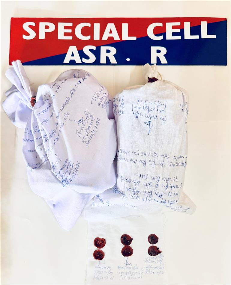 ਅੰਮ੍ਰਿਤਸਰ ਦਿਹਾਤੀ ਪੁਲਿਸ ਵੱਲੋਂ 01 ਕਿਲੋ 100 ਗ੍ਰਾਮ ਹੈਰੋਇਨ ਸਮੇਤ 03 ਦੋਸ਼ੀ ਗ੍ਰਿਫਤਾਰ