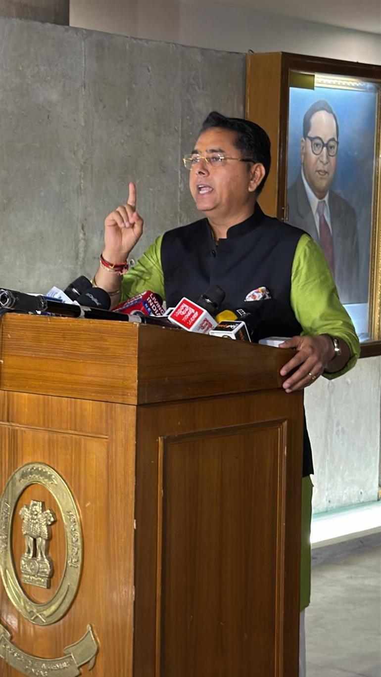 ਅਮਨ ਅਰੋੜਾ ਨੇ ਬਜਟ ਨੂੰ ਕਿਹਾ ਪੰਜਾਬ ਦੇ ਇਤਿਹਾਸ ਦਾ ਇੱਕ ਸੁਨਹਿਰੀ ਅਧਿਆਇ, ਔਰਤਾਂ ਨੂੰ ਵਿੱਤੀ ਸਹਾਇਤਾ ਦੀ ਗਾਰੰਟੀ ਨੂੰ ਪੂਰਾ ਕਰਨ ਦੀ ਵੀ ਕੀਤੀ ਸ਼ਲਾਘਾ