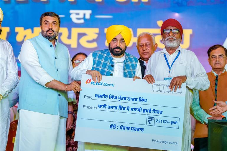 ਪੰਜਾਬ ਵਿੱਚ ਵਿਸ਼ਵ ਪੱਧਰੀ ਸੜਕਾਂ ਦਾ ਮਜ਼ਬੂਤ ਨੈੱਟਵਰਕ ਕਾਇਮ ਕਰ ਰਹੀ ਹੈ ਆਪ ਸਰਕਾਰ-ਮੁੱਖ ਮੰਤਰੀ ਭਗਵੰਤ ਸਿੰਘ ਮਾਨ ਨੇ 300 ਕਿਲੋਮੀਟਰ ਨਵੀਆਂ ਸੜਕਾਂ ਦਾ ਨੀਂਹ ਪੱਥਰ ਰੱਖਿਆ