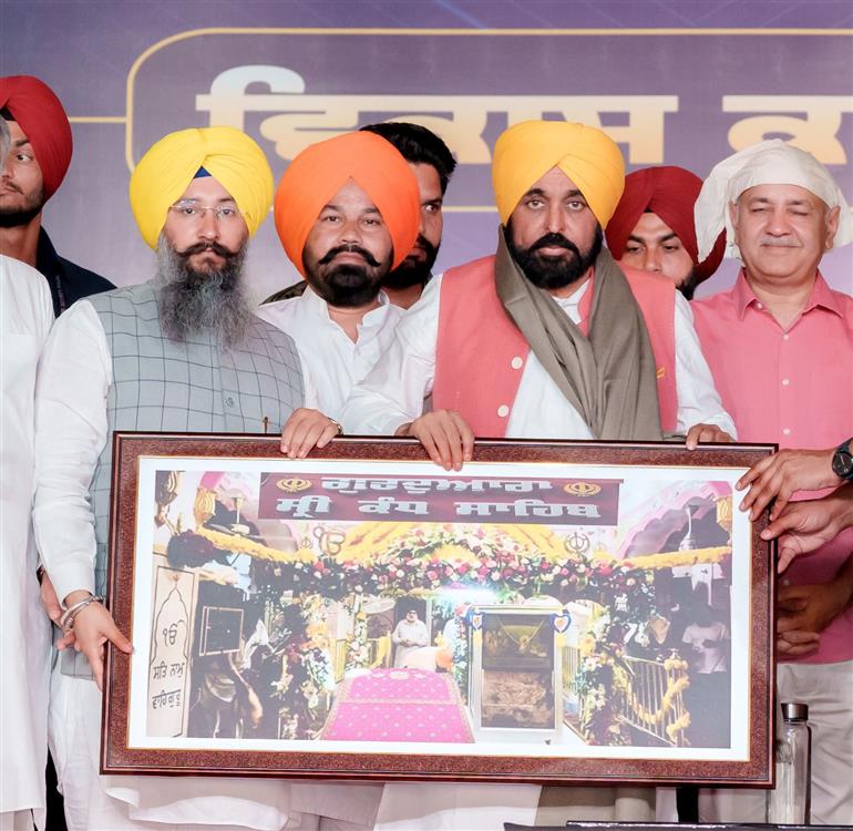 ਇਤਿਹਾਸਕ ਨਗਰ ਬਟਾਲਾ ਦੇ ਵਿਕਾਸ ਨੂੰ ਵੱਡਾ ਹੁਲਾਰਾ, ਮੁੱਖ ਮੰਤਰੀ ਭਗਵੰਤ ਸਿੰਘ ਮਾਨ ਵੱਲੋਂ 177 ਕਰੋੜ ਰੁਪਏ ਦੇ ਪ੍ਰਾਜੈਕਟਾਂ ਦਾ ਐਲਾਨ