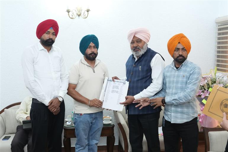 ਭਗਵੰਤ ਮਾਨ ਸਰਕਾਰ ਮੁਲਾਜ਼ਮਾਂ ਦੀਆਂ ਜਾਇਜ਼ ਮੰਗਾਂ ਨੂੰ ਬਿਨਾਂ ਕਿਸੇ ਦੇਰੀ ਦੇ ਹੱਲ ਕਰਨ ਲਈ ਵਚਨਬੱਧ: ਹਰਪਾਲ ਸਿੰਘ ਚੀਮਾ