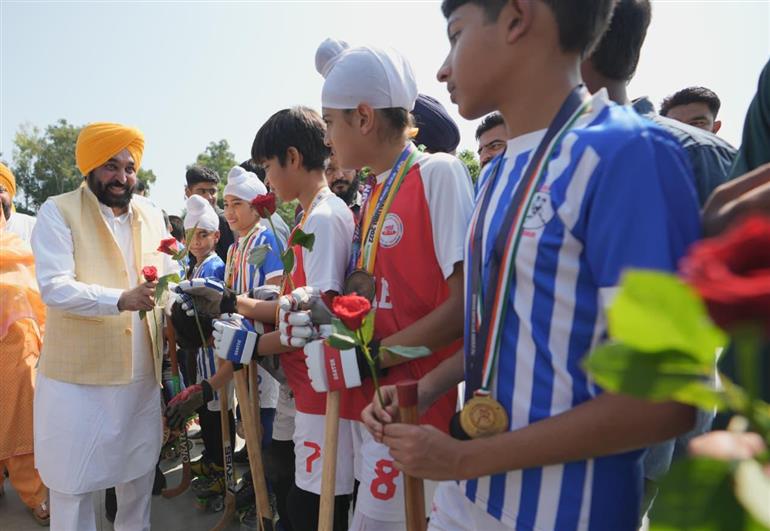 ਅਸੀਂ ਆਲਮੀ ਪੱਧਰ ਦੇ ਖਿਡਾਰੀ ਤਿਆਰ ਕਰਨ ਲਈ ਸੰਗਰੂਰ ਨੂੰ ਸਕੇਟਿੰਗ ਹੱਬ ਵਜੋਂ ਵਿਕਸਤ ਕਰ ਰਹੇ ਹਾਂ: ਮੁੱਖ ਮੰਤਰੀ ਭਗਵੰਤ ਸਿੰਘ ਮਾਨ