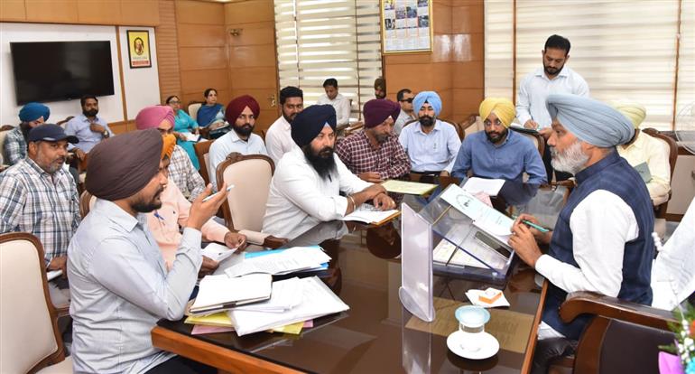 ਭਗਵੰਤ ਮਾਨ ਸਰਕਾਰ ਨੇ ਟਰਾਂਸਪੋਰਟ ਵਿਭਾਗ ਵਿੱਚ ਤਰਸ ਦੇ ਆਧਾਰ 'ਤੇ 9 ਉਮੀਦਵਾਰਾਂ ਨੂੰ ਨਿਯੁਕਤੀ ਪੱਤਰ ਵੰਡੇ