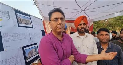 ਕੈਬਨਿਟ ਮੰਤਰੀ ਅਮਨ ਅਰੋੜਾ ਨੇ ਵਿਕਾਸ ਕਾਰਜਾਂ ਦਾ ਲਿਆ ਜਾਇਜ਼ਾ 