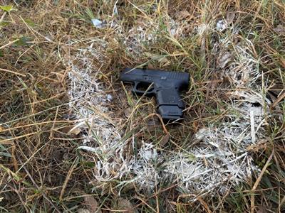 ਬਟਾਲਾ ਦੇ ਮੋਬਾਈਲ ਸਟੋਰ 'ਤੇ ਗੋਲੀਬਾਰੀ: ਗੈਂਗਸਟਰ ਨਿਸ਼ਾਨ ਜੋਰੀਆਂ ਦਾ ਮੁੱਖ ਸਾਥੀ ਸੰਖੇਪ ਗੋਲੀਬਾਰੀ ਉਪਰੰਤ ਗ੍ਰਿਫ਼ਤਾਰ; ਗਲੌਕ ਪਿਸਤੌਲ ਬਰਾਮਦ