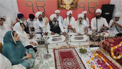 ਬੀਬੀ ਕੋਲਾ ਜੀ ਚੈਰੀਟੇਬਲ ਹੋਸਪਿਟਲ ਵਿਖੇ ਅਮ੍ਰਿਤ ਵੇਲਾ ਸਮਾਗਮ ਧੂਮਧਾਮ ਨਾਲ ਮਨਾਇਆ