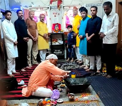 ਅੰਮ੍ਰਿਤਸਰ ਦੇ ਮਾਰਵਾੜੀ ਮੰਦਰ ਵਿਖੇ ਭਗਵਾਨ ਪਰਸ਼ੂਰਾਮ ਜੀ ਦਾ ਜਨਮ ਉਤਸਵ ਸ਼ਰਧਾ ਨਾਲ ਮਨਾਇਆ