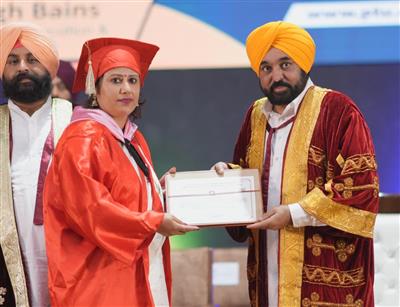 ਸਾਡਾ ਟੀਚਾ ਮਿਆਰੀ ਸਿੱਖਿਆ ਰਾਹੀਂ ਬੱਚਿਆਂ ਨੂੰ ਆਪਣੇ ਪੈਰਾਂ `ਤੇ ਖੜ੍ਹੇ ਹੋਣ ਦੇ ਸਮਰੱਥ ਬਣਾਉਣਾ ਹੈ: ਮੁੱਖ ਮੰਤਰੀ ਭਗਵੰਤ ਸਿੰਘ ਮਾਨ