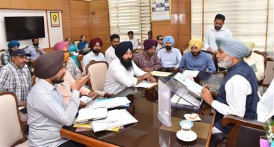 ਭਗਵੰਤ ਮਾਨ ਸਰਕਾਰ ਨੇ ਟਰਾਂਸਪੋਰਟ ਵਿਭਾਗ ਵਿੱਚ ਤਰਸ ਦੇ ਆਧਾਰ 'ਤੇ 9 ਉਮੀਦਵਾਰਾਂ ਨੂੰ ਨਿਯੁਕਤੀ ਪੱਤਰ ਵੰਡੇ